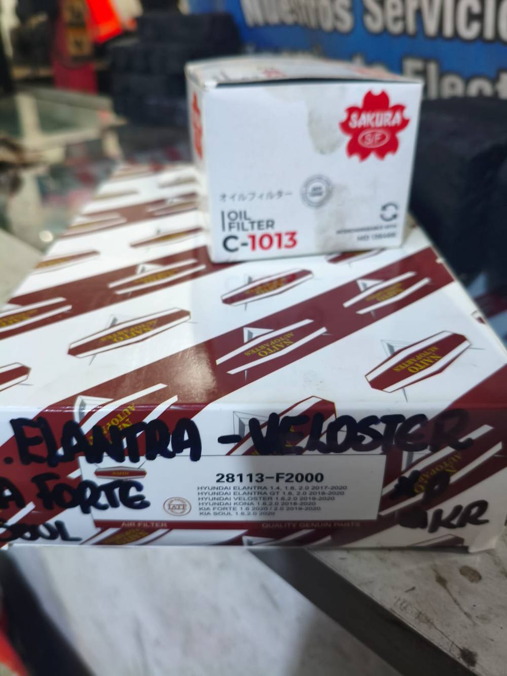 Stock de filtros de aceite y aire para distintos modelos de auto