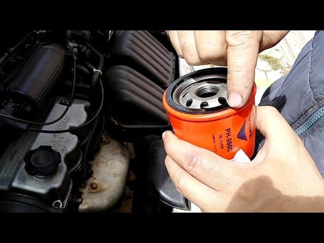 Cambio de filtro de aceite en Centro Automotriz Mino